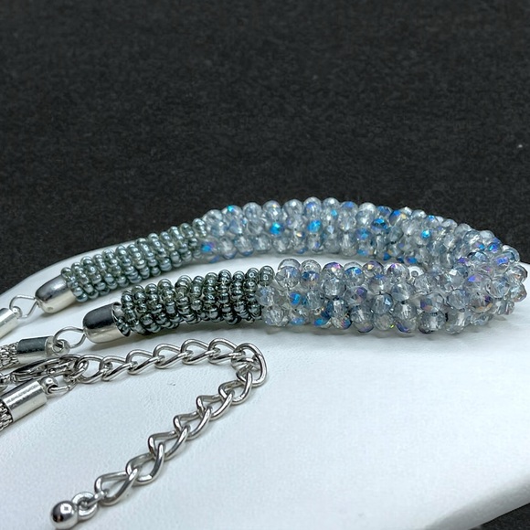 🌺Silver Crystal Necklace - Picture 2 of 9